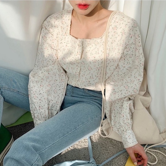 Floral blouse button cream white shirt puff sleeve - Picture 2 of 8